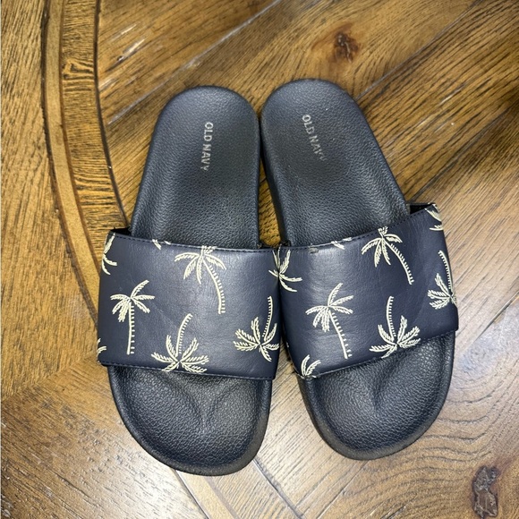 Old Navy Black Palm Tree Slides - Picture 1 of 4